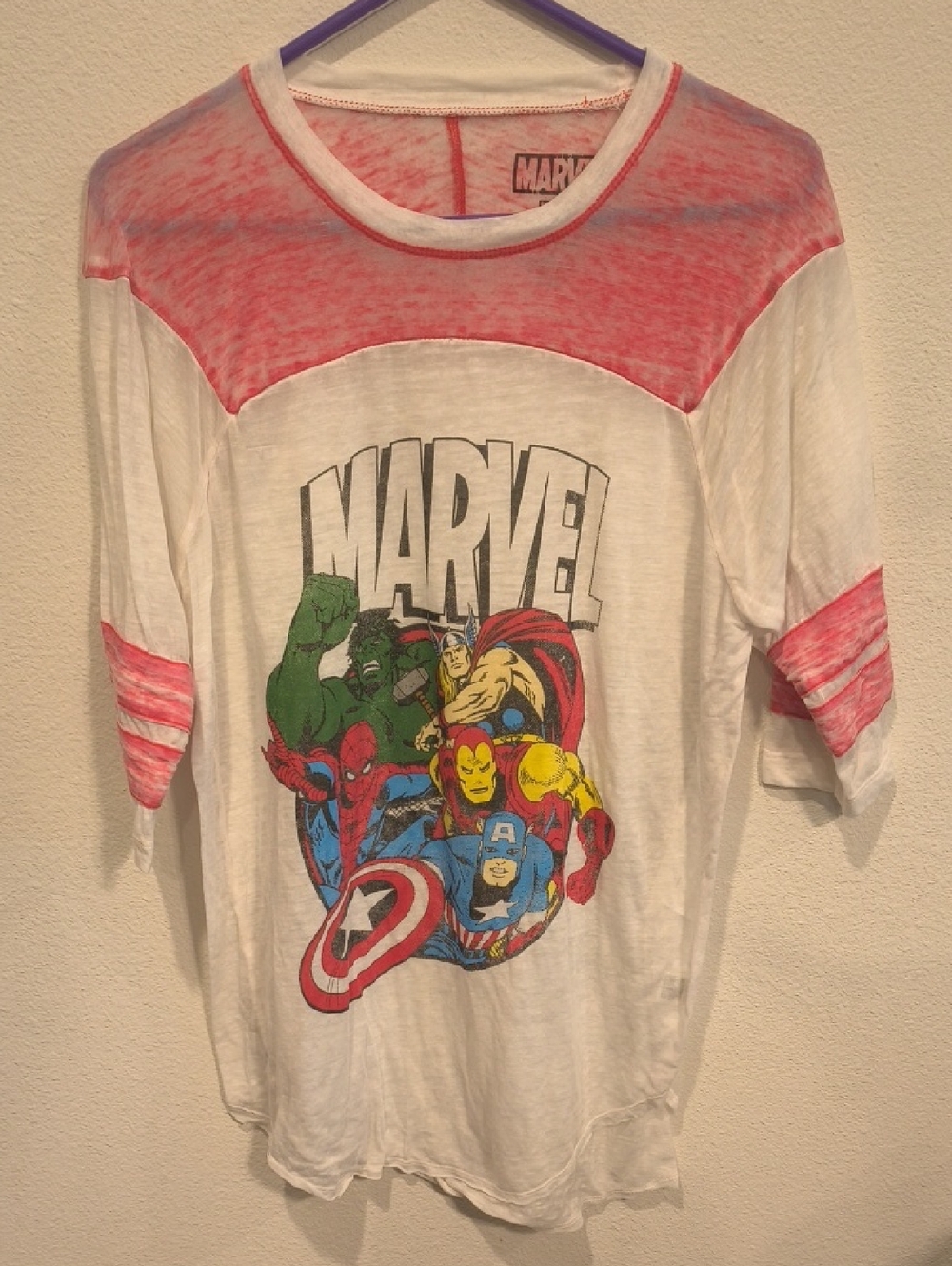 Marvel Vintage White & Red Avengers Graphic Raglan Tee Large